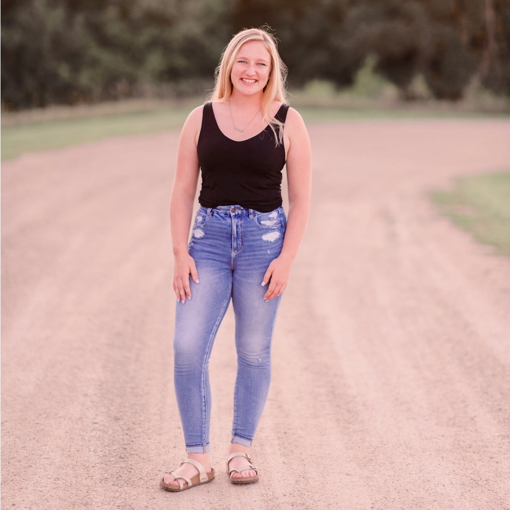 Meet your Posher, Abby